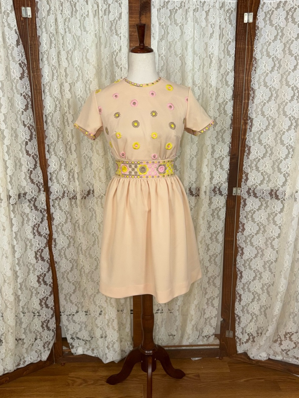 Fabulous Vintage 1960s Vicky Vaughn Embroidered Mini Dress